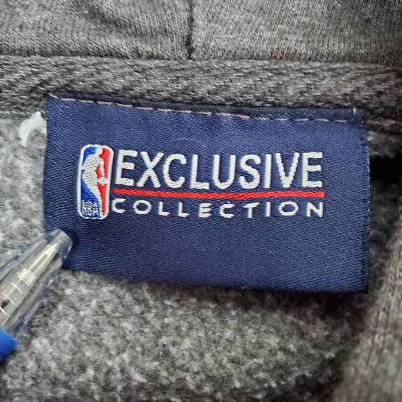 Cleveland Cavaliers Basketball Exclusive NBA Gray Hoodie Sweatshirt Size M Mens - Picture 10 of 11